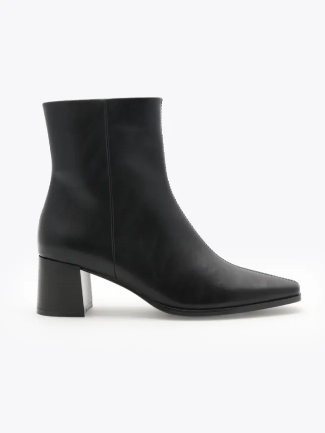 Adare Boot Black