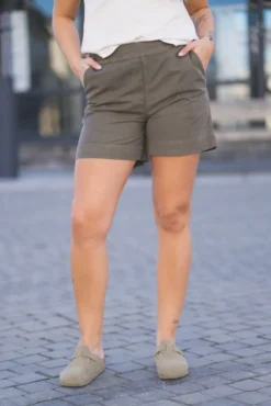 Agnes Shorts 829 Smokey Olive