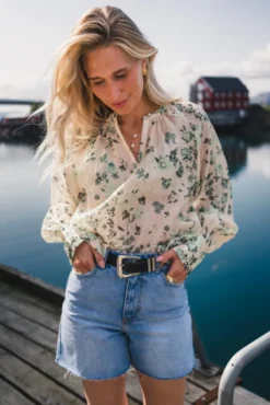 Anna Top Aop Green Tint Flower