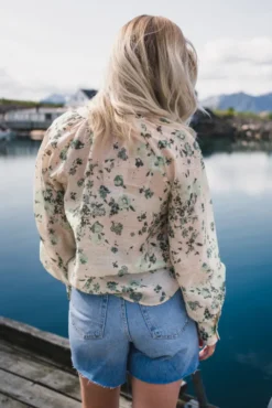 Anna Top Aop Green Tint Flower