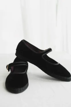 Antonia Mary Jane Velvet Negro