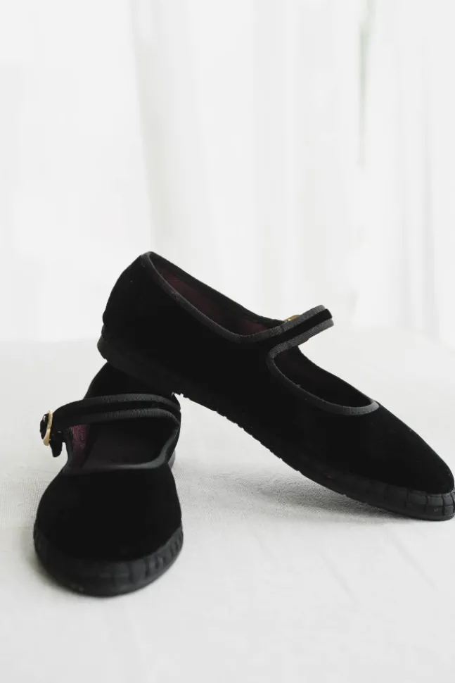 Antonia Mary Jane Velvet Negro