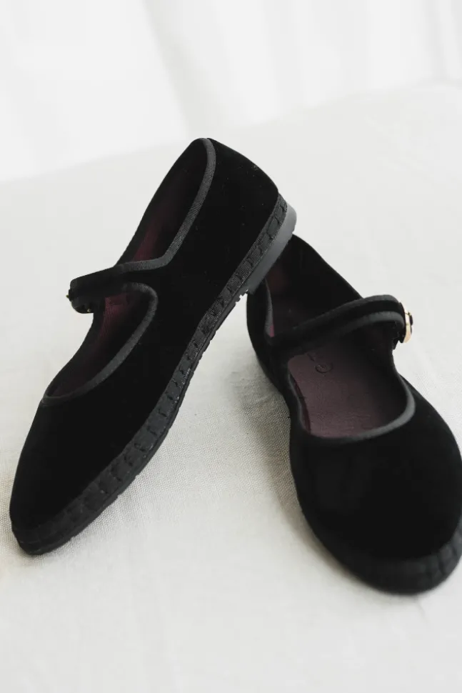 Antonia Mary Jane Velvet Negro