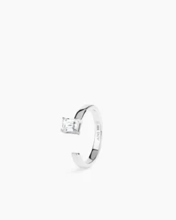 Aperto Emerald Ring Silver