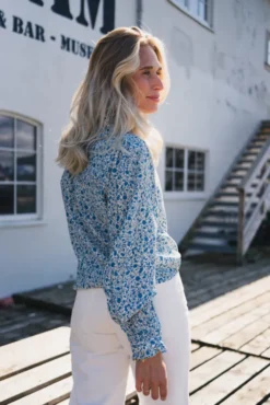 Astrid Shirt Q Harbor Flower