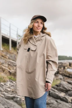 Bergen Poncho Beige