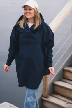 Bergen Poncho Dark Navy