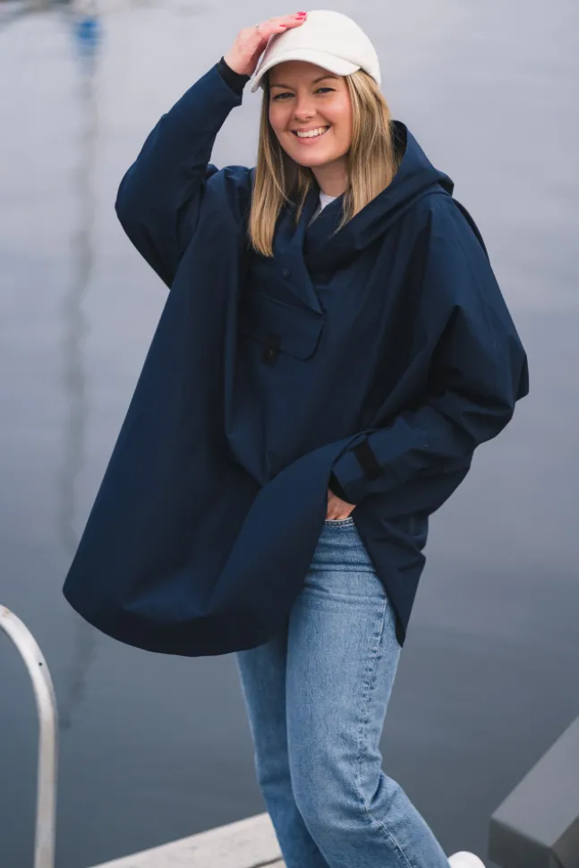 Bergen Poncho Dark Navy