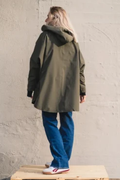 Bergen Poncho Grape Leaf