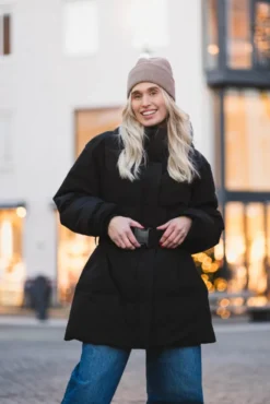 Besseggen Light Down Jacket Black