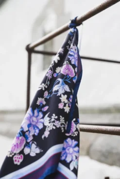 Betty Violet Flower Black/Blue/Purple