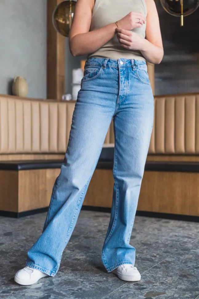 Billie Light Blue
