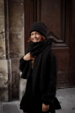 Boxy Scarf Black