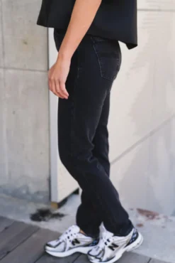 Breezy Britt Black Crosshatch