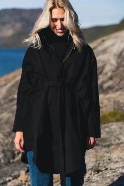 Bris Poncho New Black