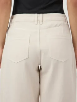 Camea HW Barrel Ankle Jeans Pristine