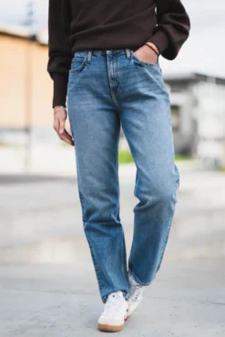 Carol Classic Denim