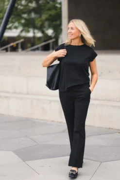 Clara 285 Black Regular