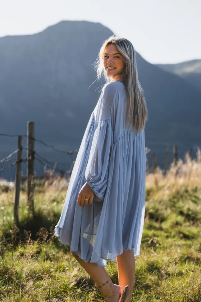 Dawn Solid Light Blue