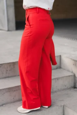 Dena 285 Poppy Red Regular