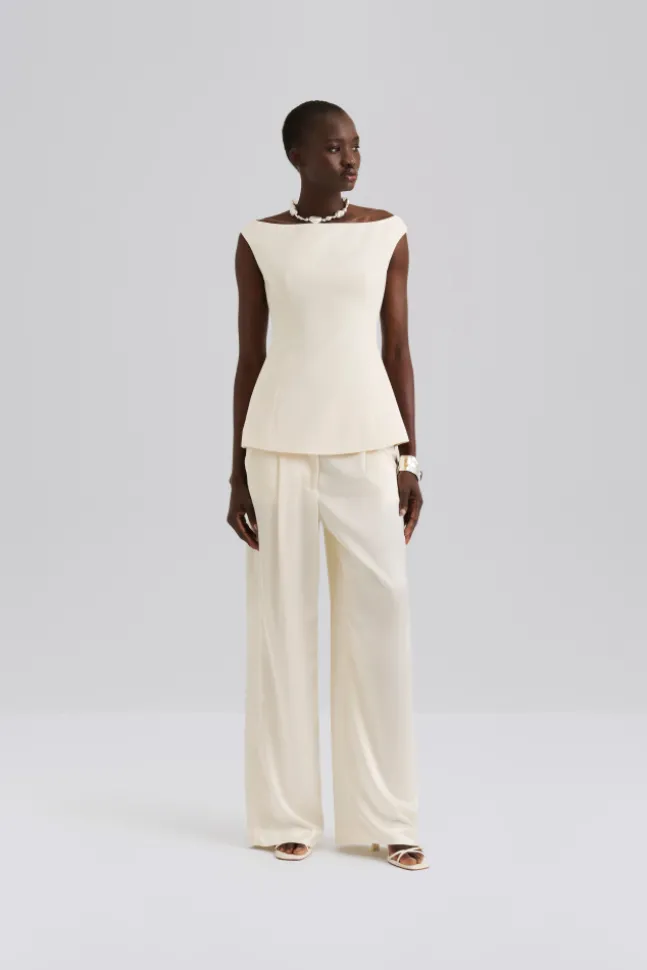 Diora Half Off Shoulder Top Vanilla