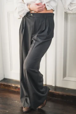 Dori Super Wide Dark Brown