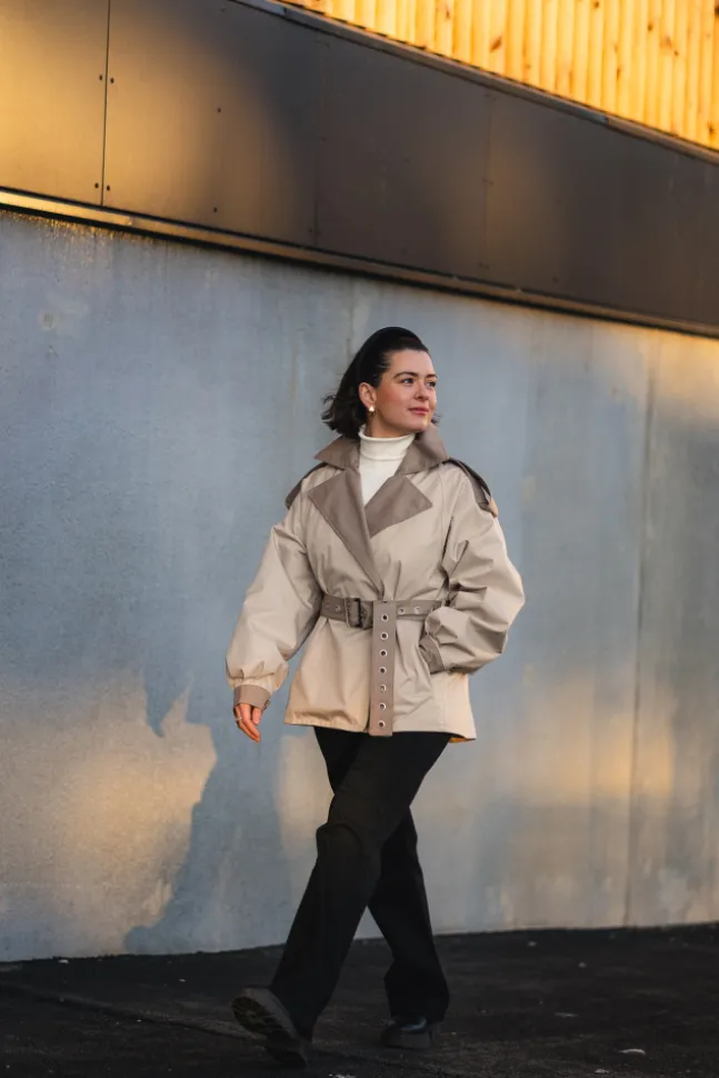 Duskregn Short Trench Coat Sand