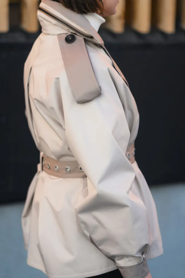Duskregn Short Trench Coat Sand