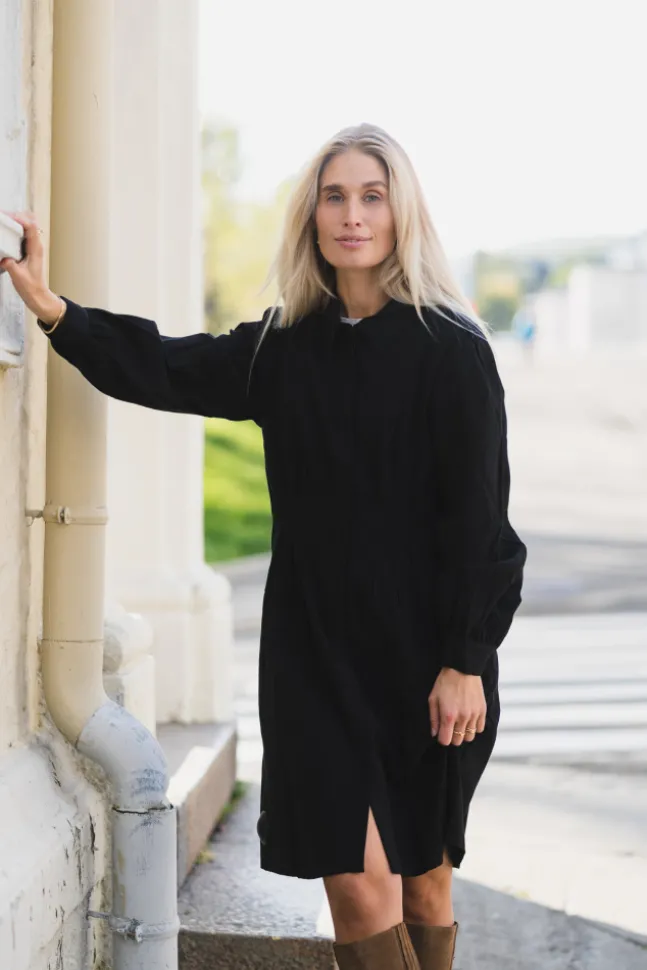 Elsa Asana Dress Black