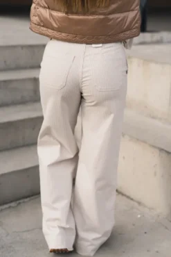 Erica 825 Oat Milk Stripe Regular