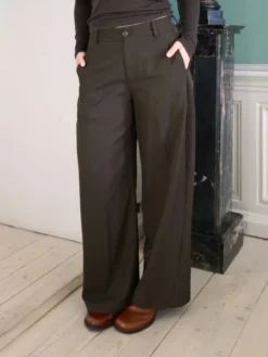 Essiall Structure Pants Dark Brown