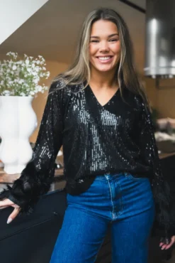 Flow LS V-Neck Sequin Top Black