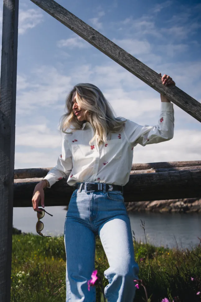 Gudrun Nora Shirt EMB Bright White/Tea Rose Flower