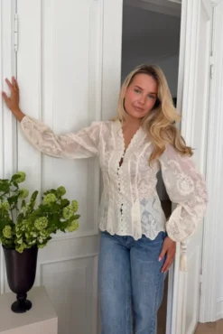 Hazelic Shirt Vintage Off White Lace