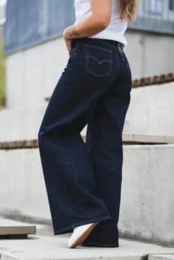 728 HR Wide Leg Retro Rinse