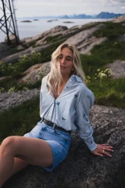 Ida Maja Shirt STP EMB Bright White/Quiet Harbor Flower