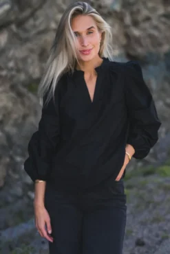 Infinity Blouse Black