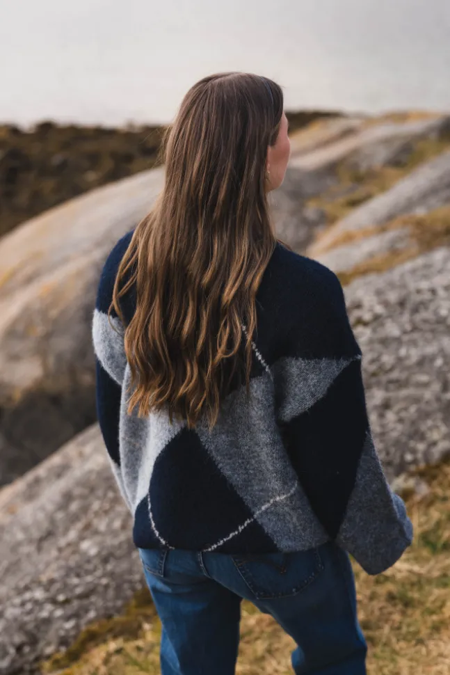 Inga Check Fluff Knit Blouse Navy