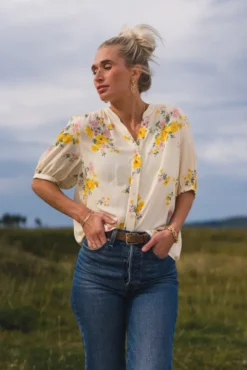 Irene 2/4 Shirt Mimosa Flower