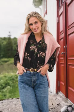 Irene V Shirt Misty Rose Flower