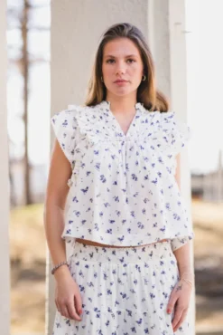 Jayla Small Blossom Top White Blue