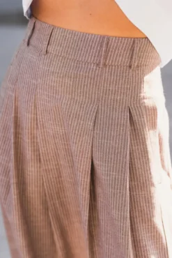 Jiho Anya Pleat Skirt Brown