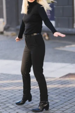 Julia 285 Black