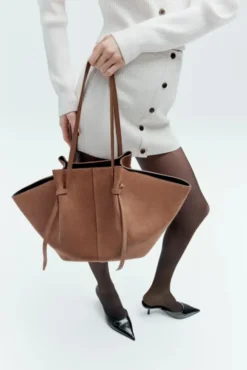Large Mochi Suede Cognac
