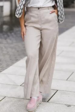 Laura 769 Sand Linen Regular