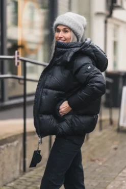 Lucie Boxy Black