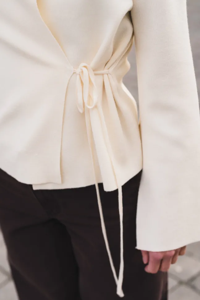Lulu LS Tie Cardigan Pristine