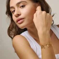 Medium Charm Bracelet Gold