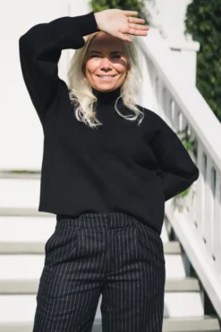 Mercy East M Pullover Black