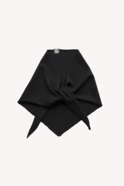 Mina Merino Scarf Black
